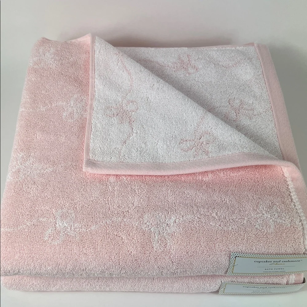 Cupcakes and Cashmere Bath Towels Pink with White Bows Soft Cotton Set of 2 NEW